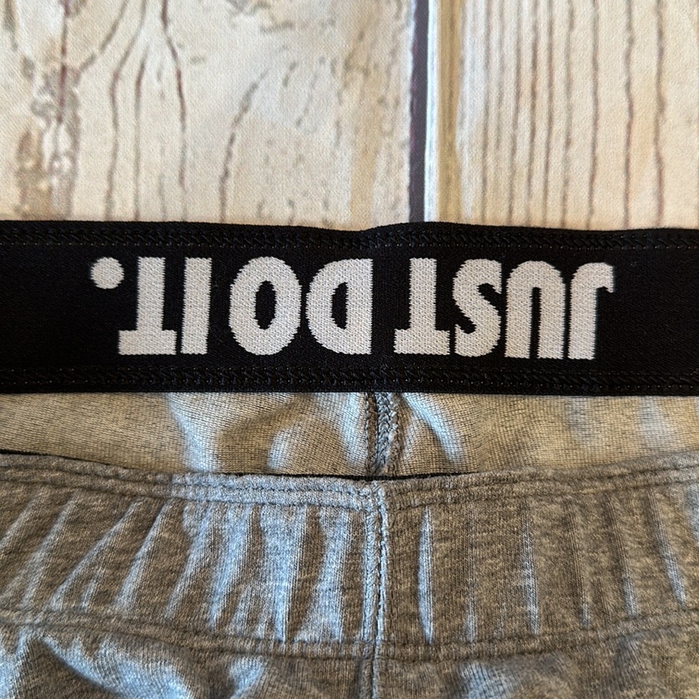 Nike Gray Cropped Capri Leggings Stretch Pants Size Medium - Picture 6 of 10